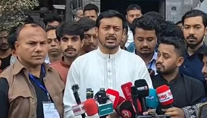 মির্জা আব্বাসের ‘রাজত্ব খানখান’ করে দেওয়ার হুঁশিয়ারি নাসীরুদ্দীন পাটওয়ারীর